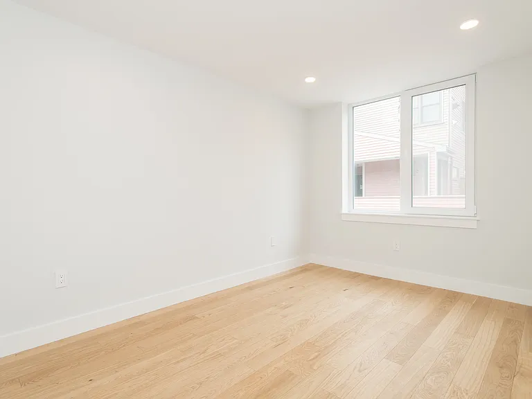 334 Harvard St #L2 — Photo 8