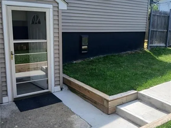 43 Union Ave, Johnston, RI 02919