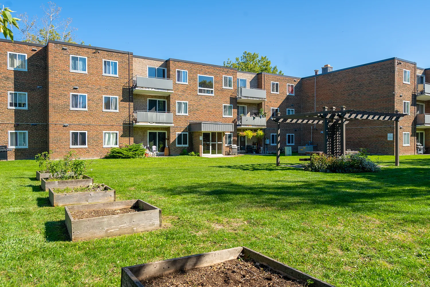 Devine Street Apartments — Photo 3