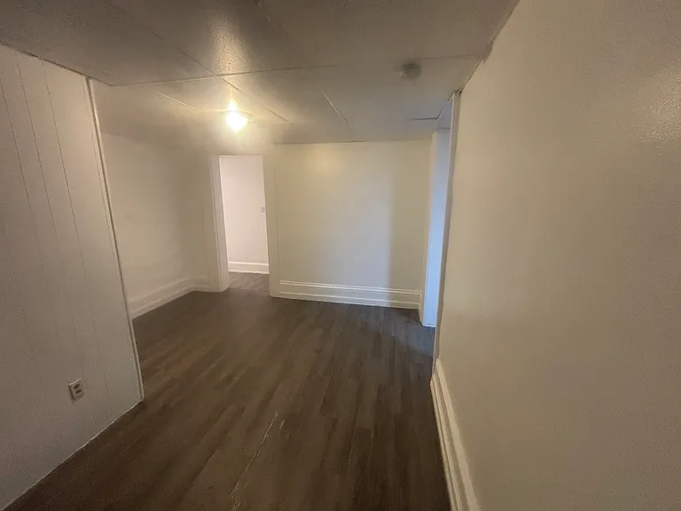 409 W Broad St #1 — Photo 2