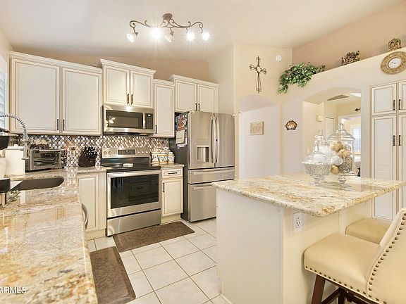5th image of 2227 E MORROW Drive