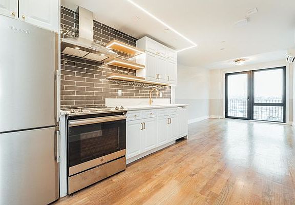 3rd image of 115 Stanwix St #536