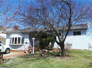 49 Ann Dr E, Freeport, NY 11520