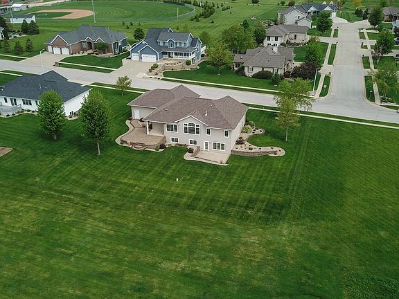 3rd image of 1310 Circle Dr