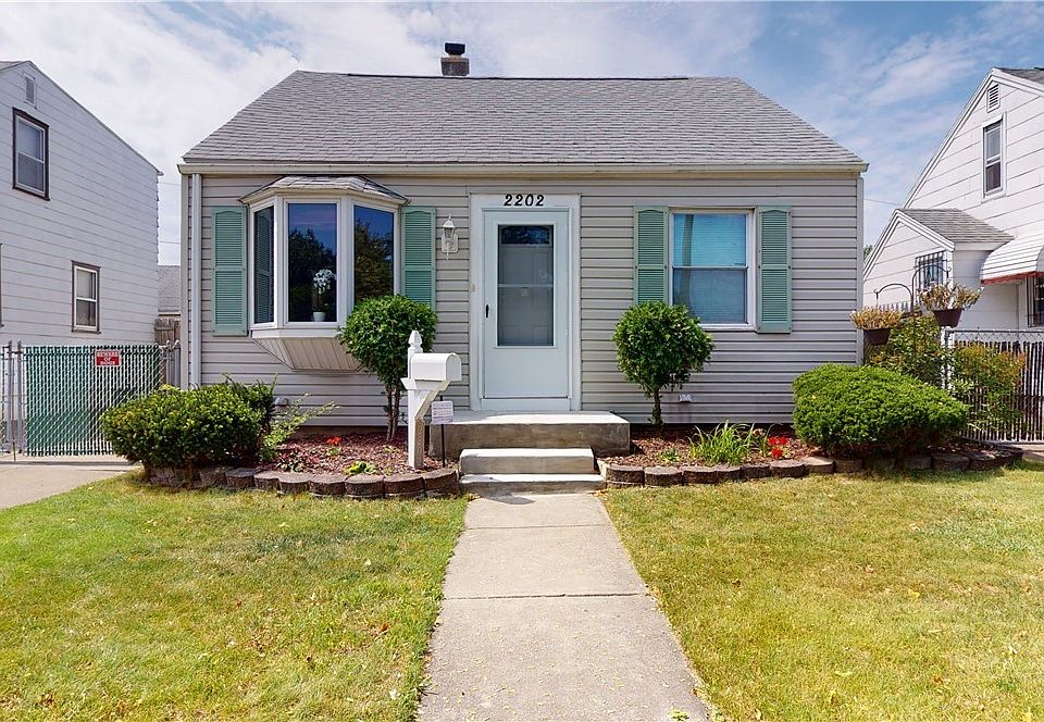 1st image of 2202 Kenmore Ave