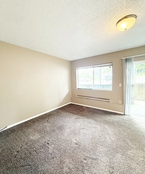 637 Pleasant Ave #102 — Photo 11