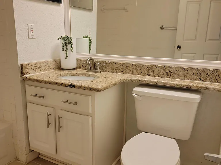 8915 Latrec Ave #204 — Photo 9