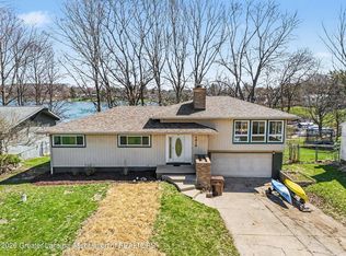 1316 W Geneva Dr, Dewitt, MI 48820