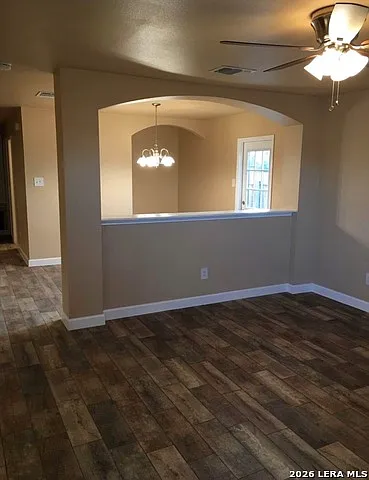 4 bed, 2.0 bath, 1351 sqft, $1,550 — Photo 2
