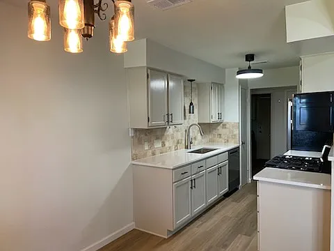 4908 Pelham Dr — Photo 15