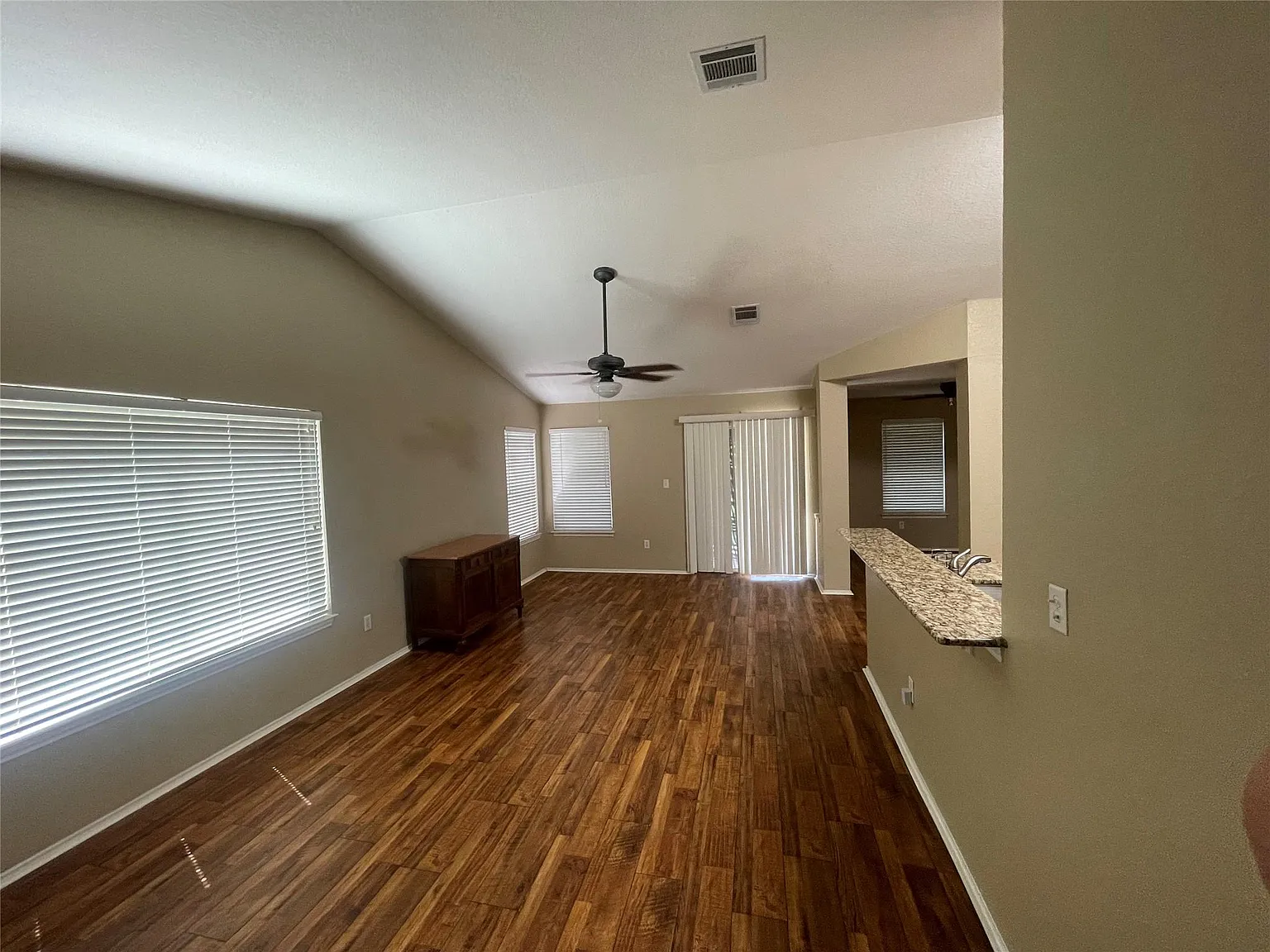 2 bed, 2.0 bath, 1095 sqft, $1,700 — Photo 2