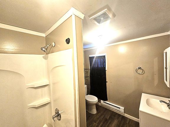 4th image of 860 Main St #3