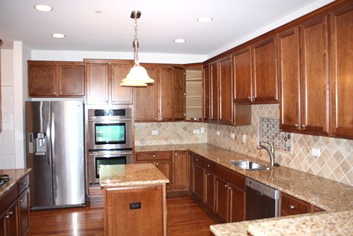 2nd image of 1020 Hickory Dr #1020