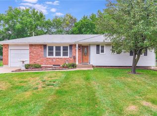 411 Manor Dr, Belton, MO 64012