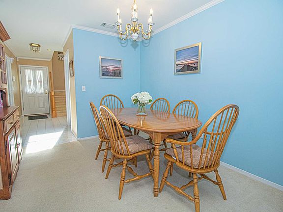 4th image of 182 Erik Dr