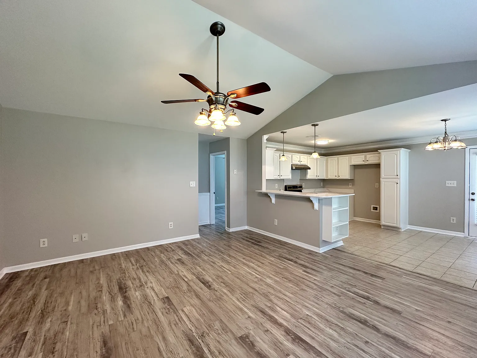 860 Raindrops Rd — Photo 3