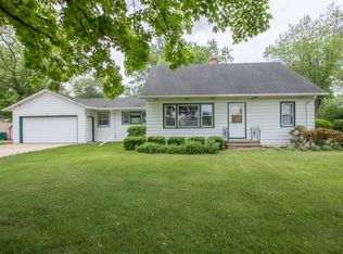 655 Schomer Rd, Aurora, IL 60505