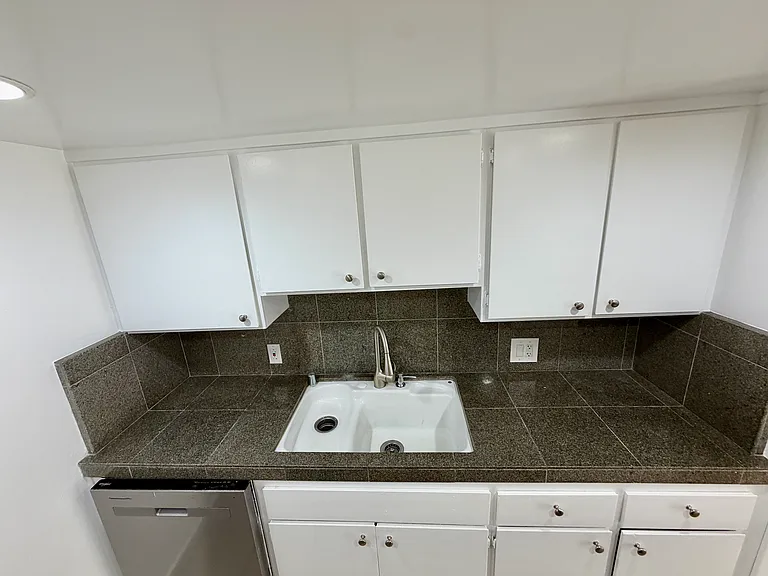 332 Culver Blvd #4 — Photo 16