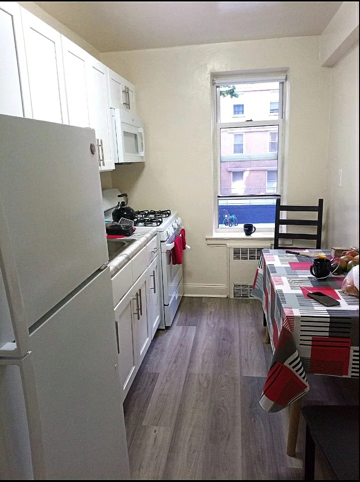 3 bed, 1100 sqft, $1,199 — Photo 4