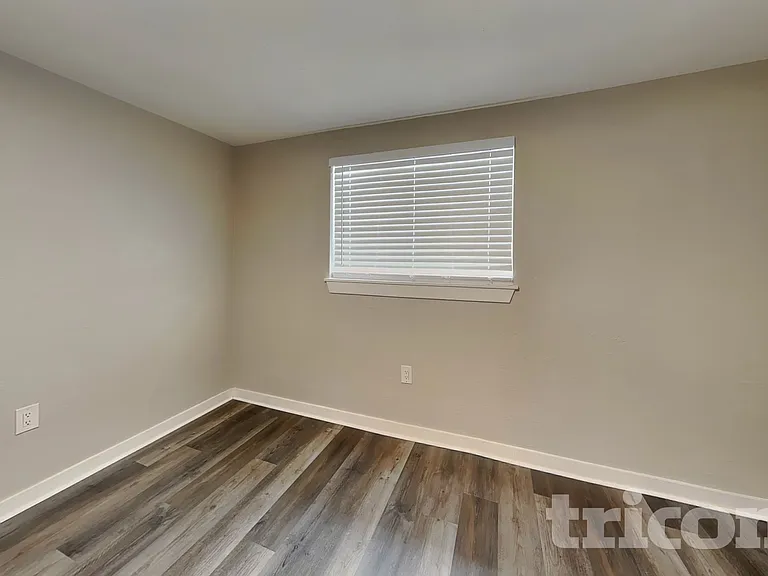 7330 Cass Cir — Photo 7