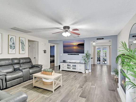 4th image of 129 Barcelona Drive