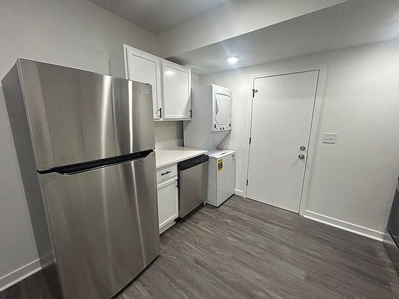 4th image of 202 E Gregory Blvd