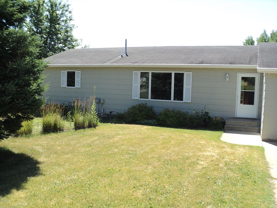1st image of 1006 Skyline Dr NE