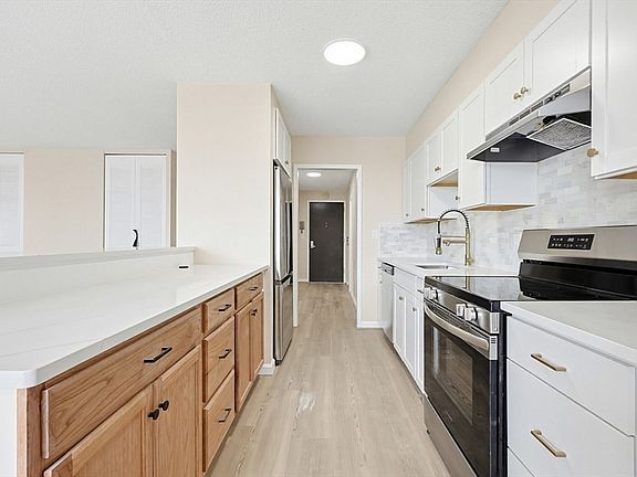 5th image of 50 Longwood Ave APT 718