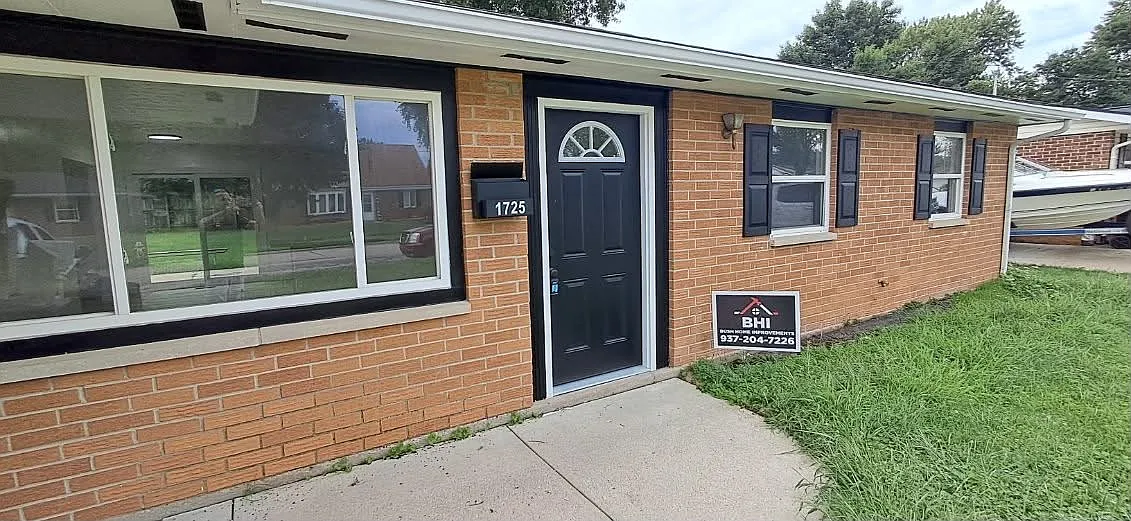 3 bed, 1071 sqft, $1,800 — Photo 1