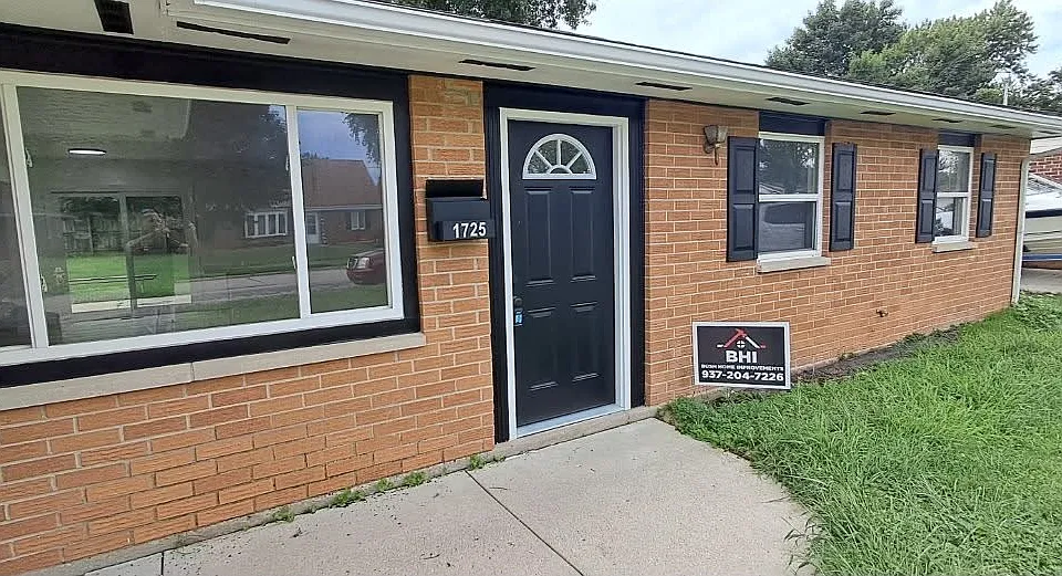 1725 Maumee Dr