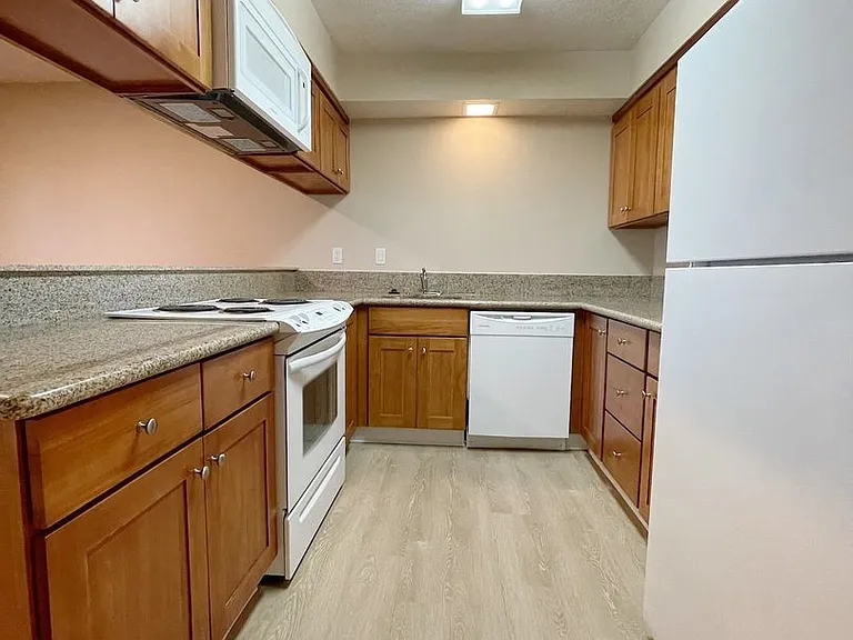 Spacious 2-bedroom apartment homes conveniently located! — Photo 13