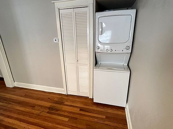 3rd image of 4025 Harrison St APT 2N