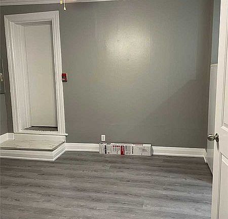 5th image of 271 Dunn Ave #2