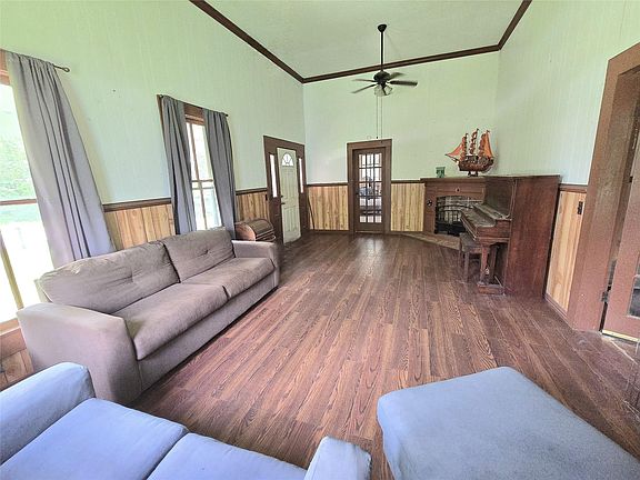 4th image of 506 W Harris St