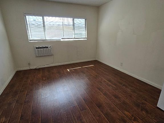 3rd image of 11728 Goshen Ave APT 7