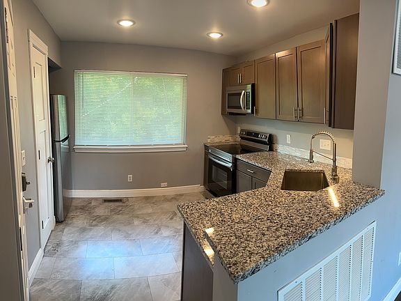 2nd image of 518 San Juan Dr #2E
