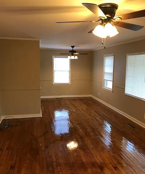 517 Overstreet Dr — Photo 2