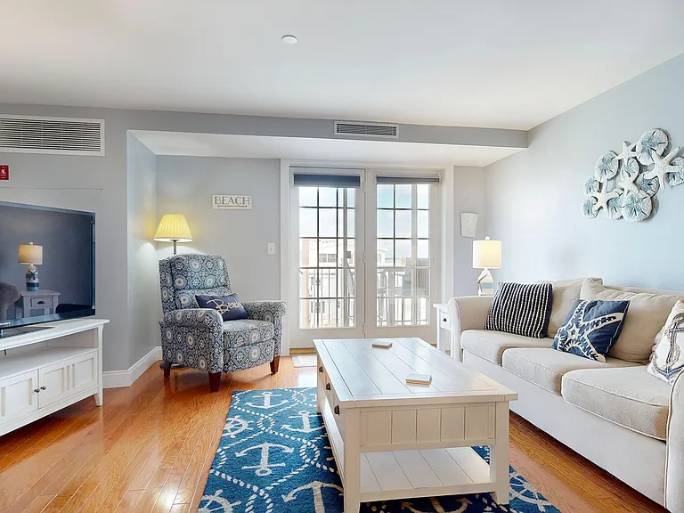 1 E Grand Ave #403 — Photo 2