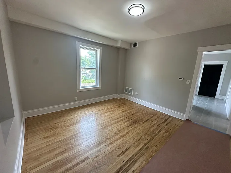 5200 S Carpenter St — Photo 6