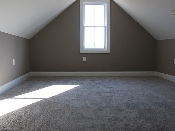 5th image of 127 Mansfield Dr