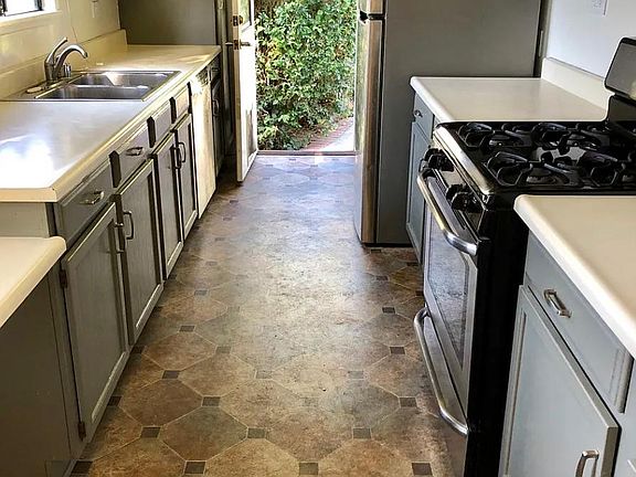 4th image of 11255 Malat Way