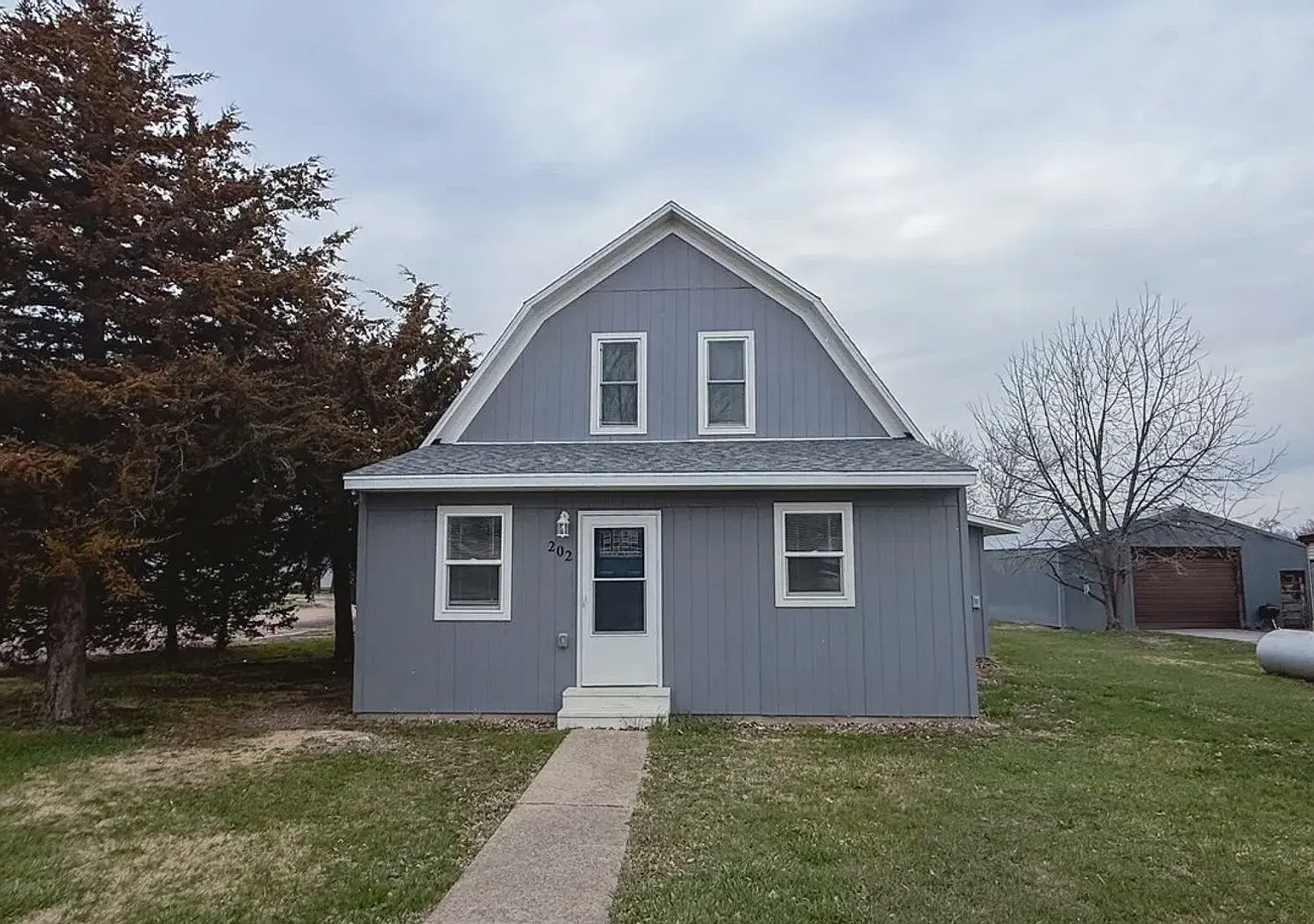 Charming 3BR House in Wessington Springs — Photo 1