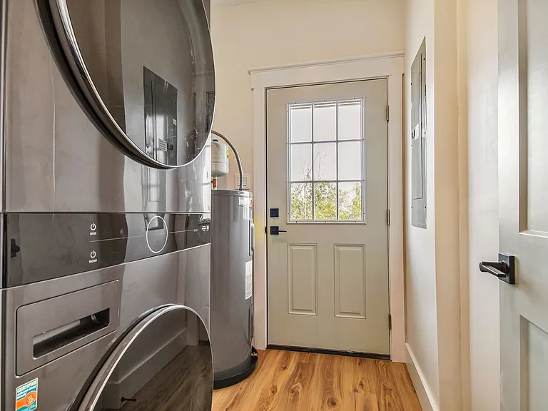 319 N Gay Ave — Photo 12