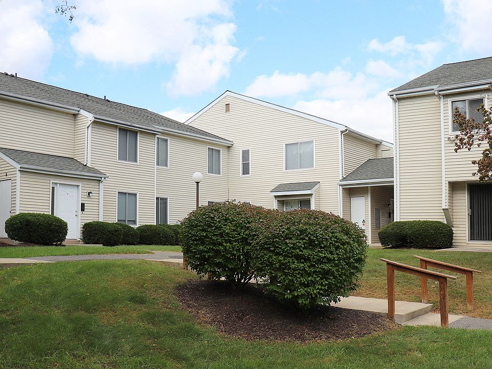 "The Grove" offers flats and townhomes