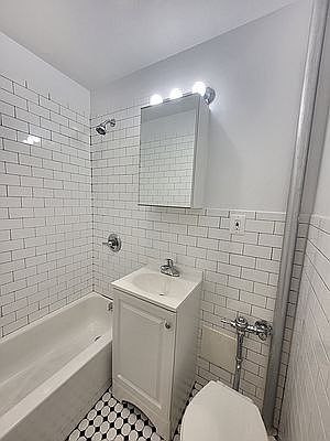 4th image of 319 E 108th St #B1