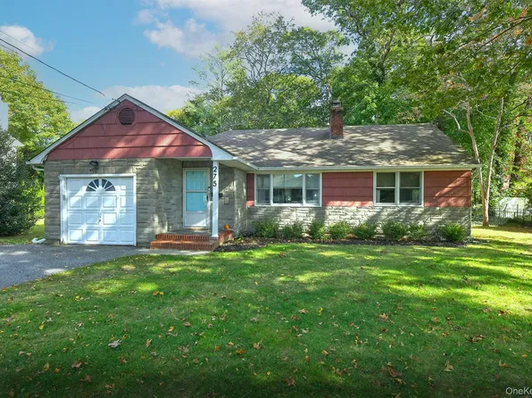 275 4th Avenue, Saint James, NY 11780
