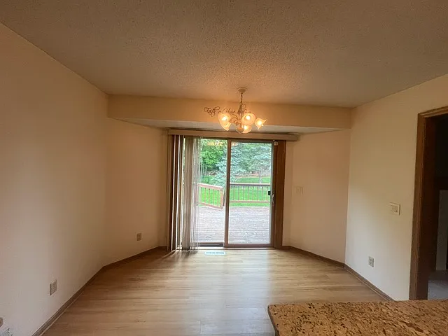 653 Parkwood Cir — Photo 8