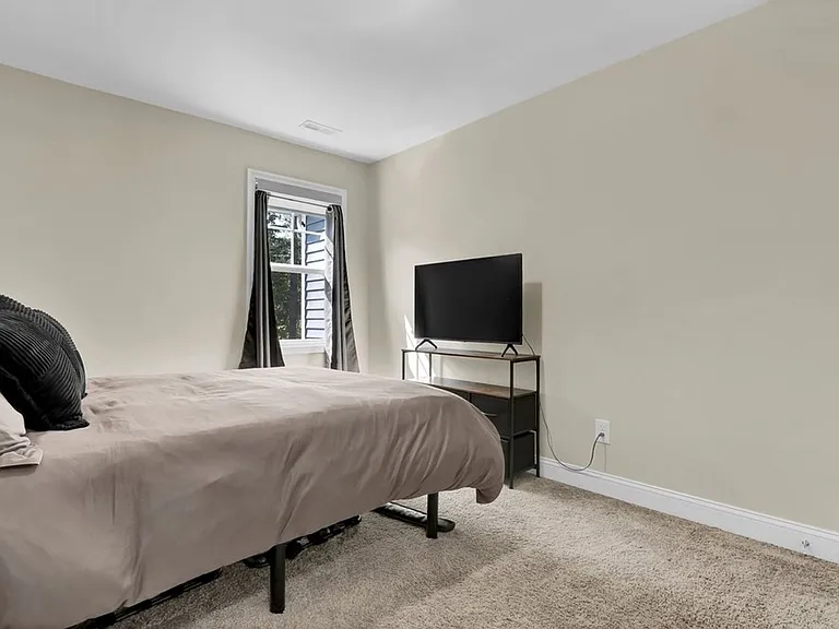 424 Guppy Loop — Photo 22