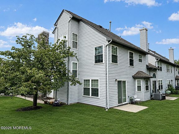 3rd image of 114 Orion Rd