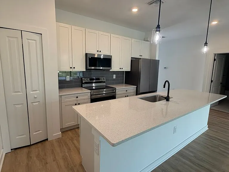214 Ichabod Ave S — Photo 8